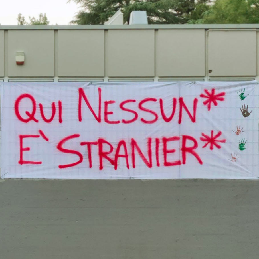 Rimuovere gli striscioni è un attacco alla Costituzione