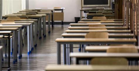Assenze record, orari ridotti, didattica mista... per il Ministero è tutto regolare